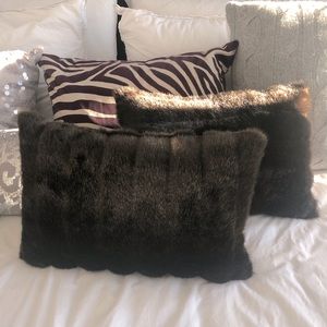 ✨✨✨Faux Fur accent pillow Chocolate/Espresso